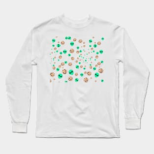 Aliens and Chocolate Chip Cookies in space Long Sleeve T-Shirt